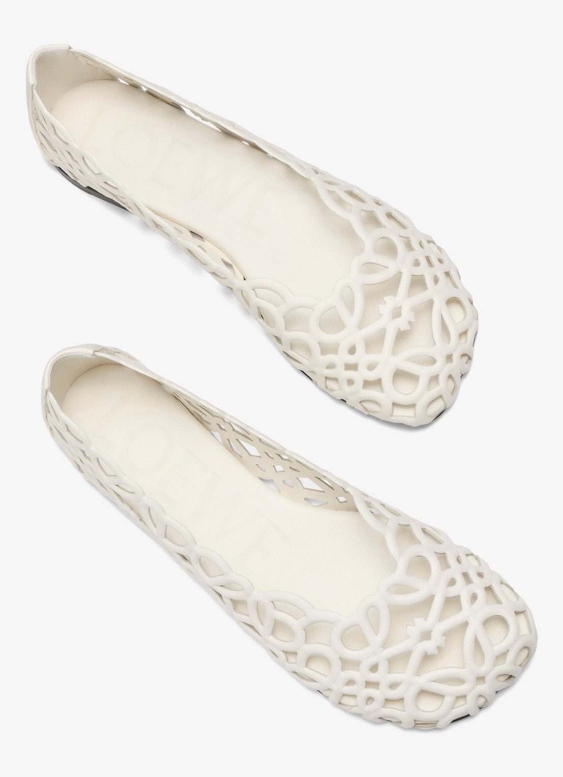 LOEWE Ballerina van lamsleer met opengewerkt dessin - detail wit