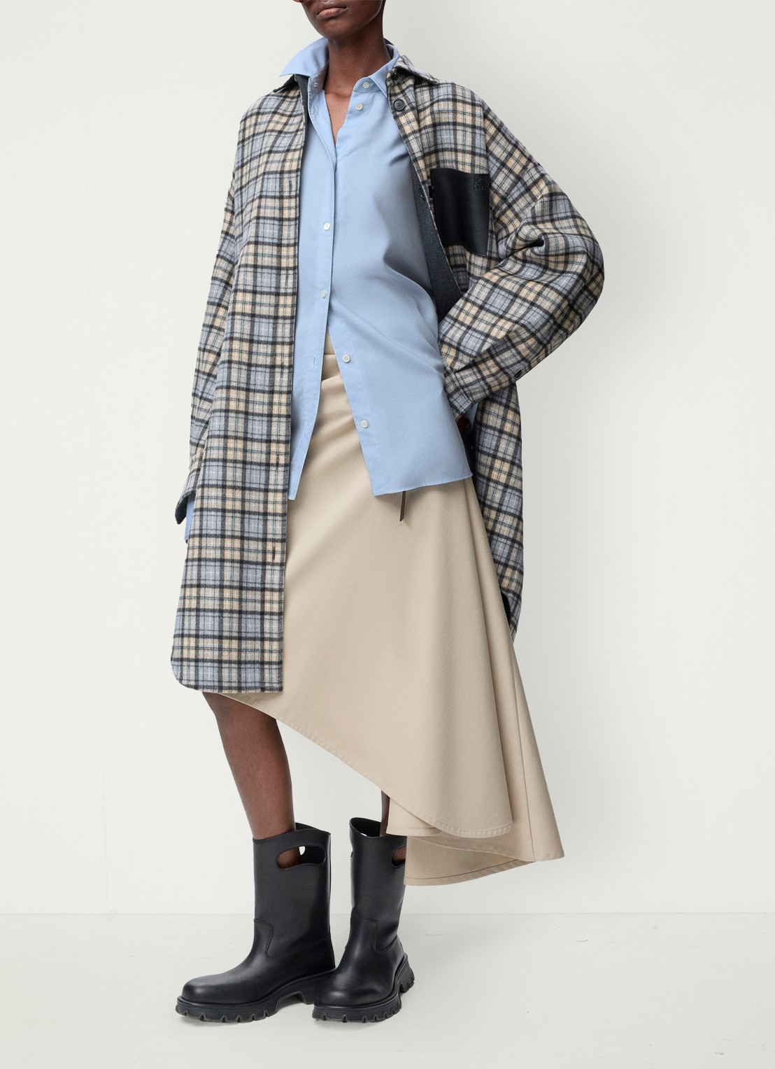 LOEWE Blouse in zijdeblend met plooidetails - voorkant 3 donkerblauw