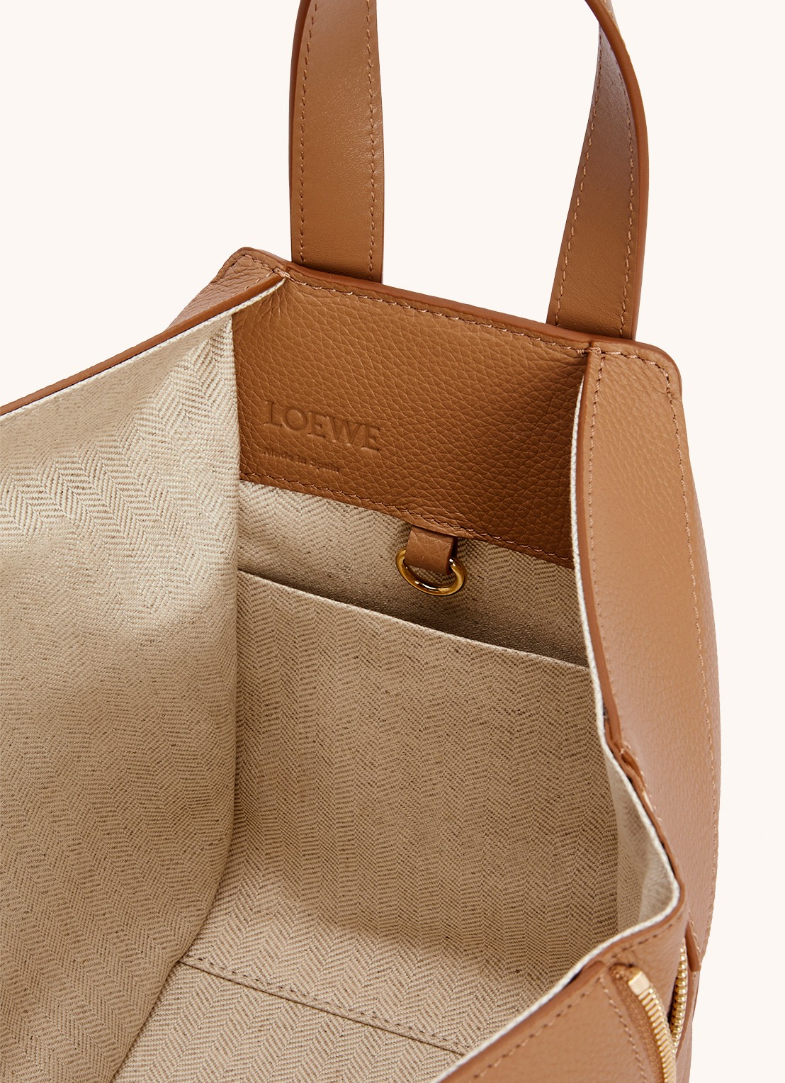LOEWE Compact Hammock handtas van kalfsleer - detail 7 lichtbruin