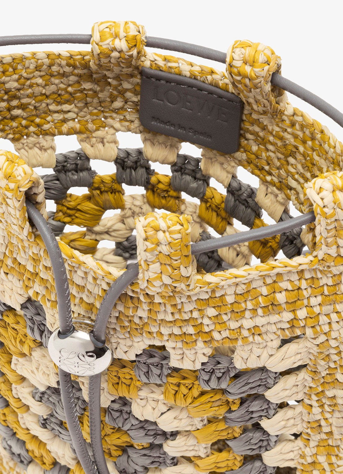 LOEWE Crossbodytas van raffia met logo - detail 4 mosterd