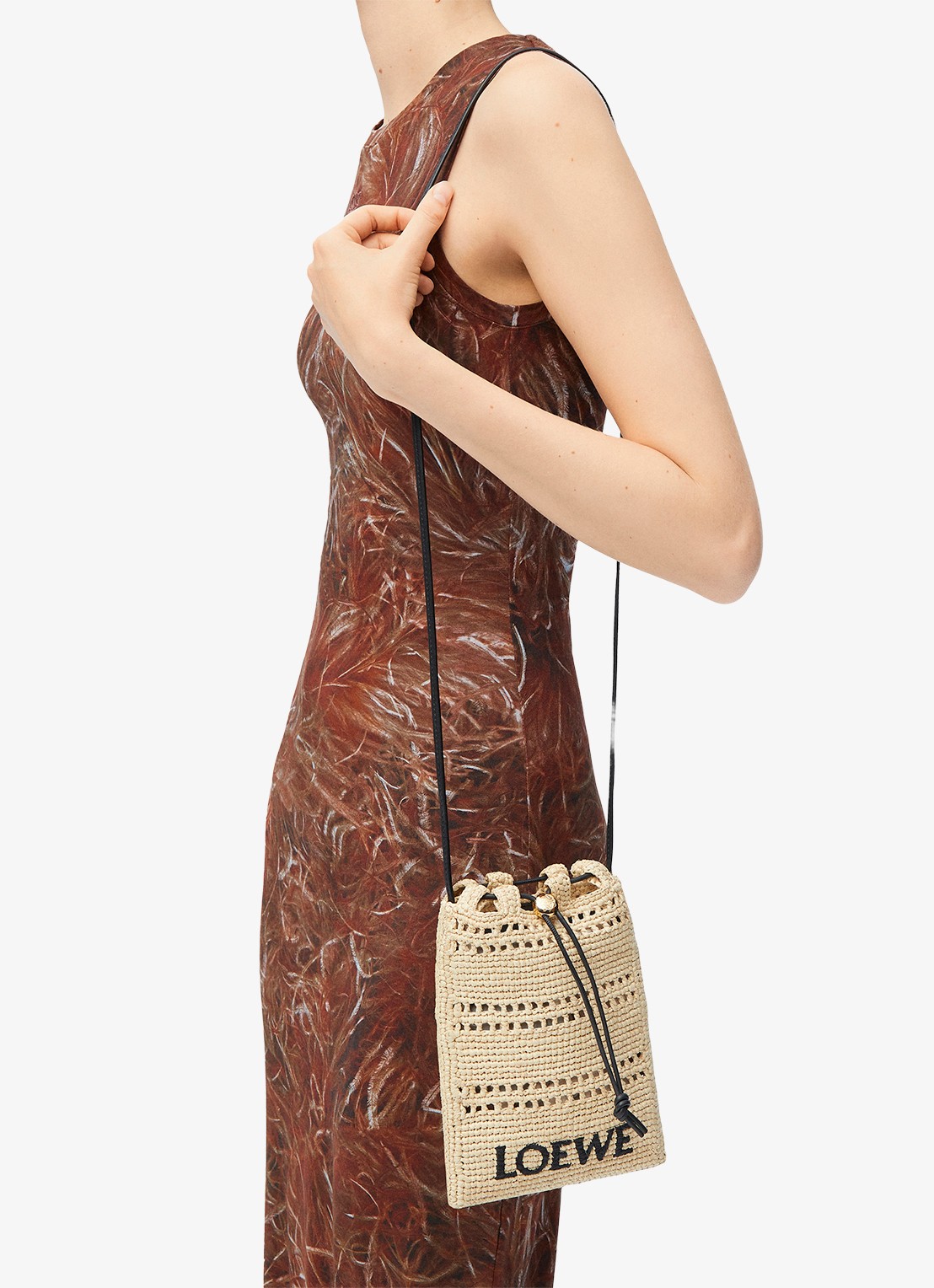 LOEWE Crossbodytas van raffia met logoborduring - detail 5 creme