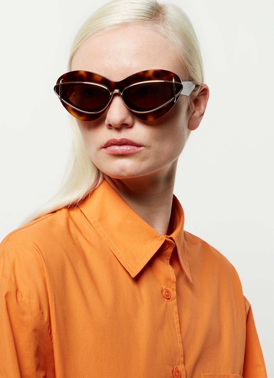 LOEWE Double Frame L zonnebril LW40119I - voorkant 2 donkerbruin