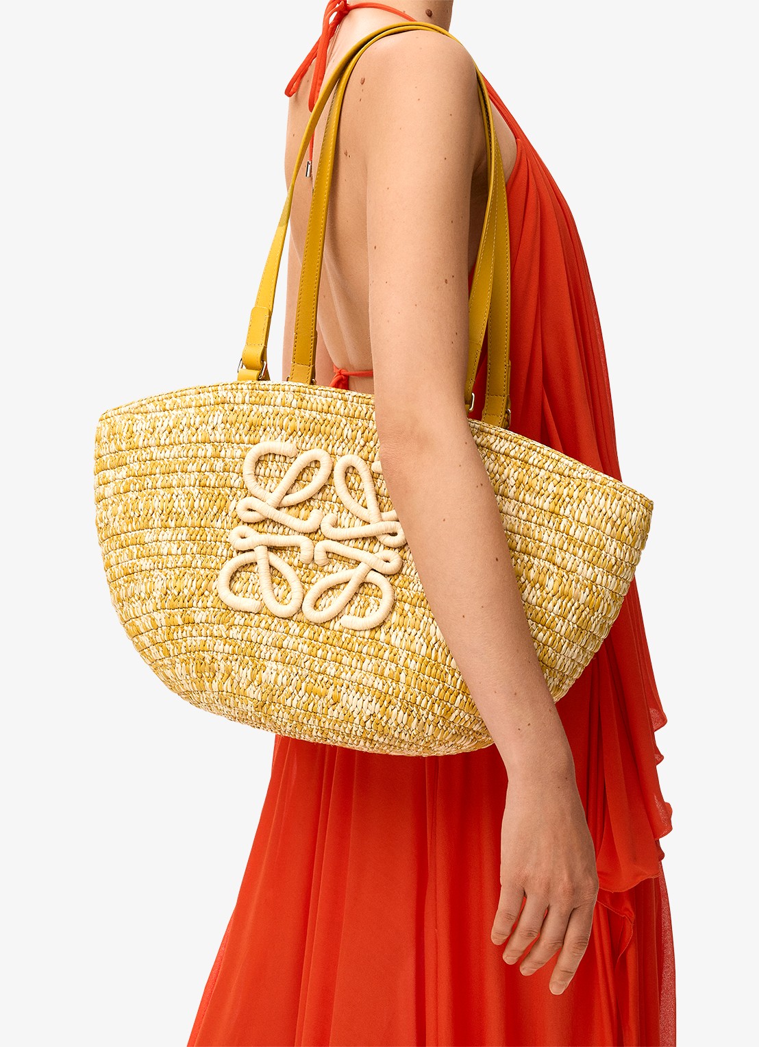 LOEWE Eclipse Medium shopper van raffia met logo - voorkant 3 mosterd