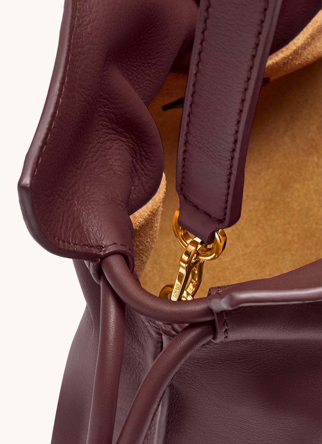 LOEWE Flamenco clutch van kalfsleer - detail 6 bordeauxrood