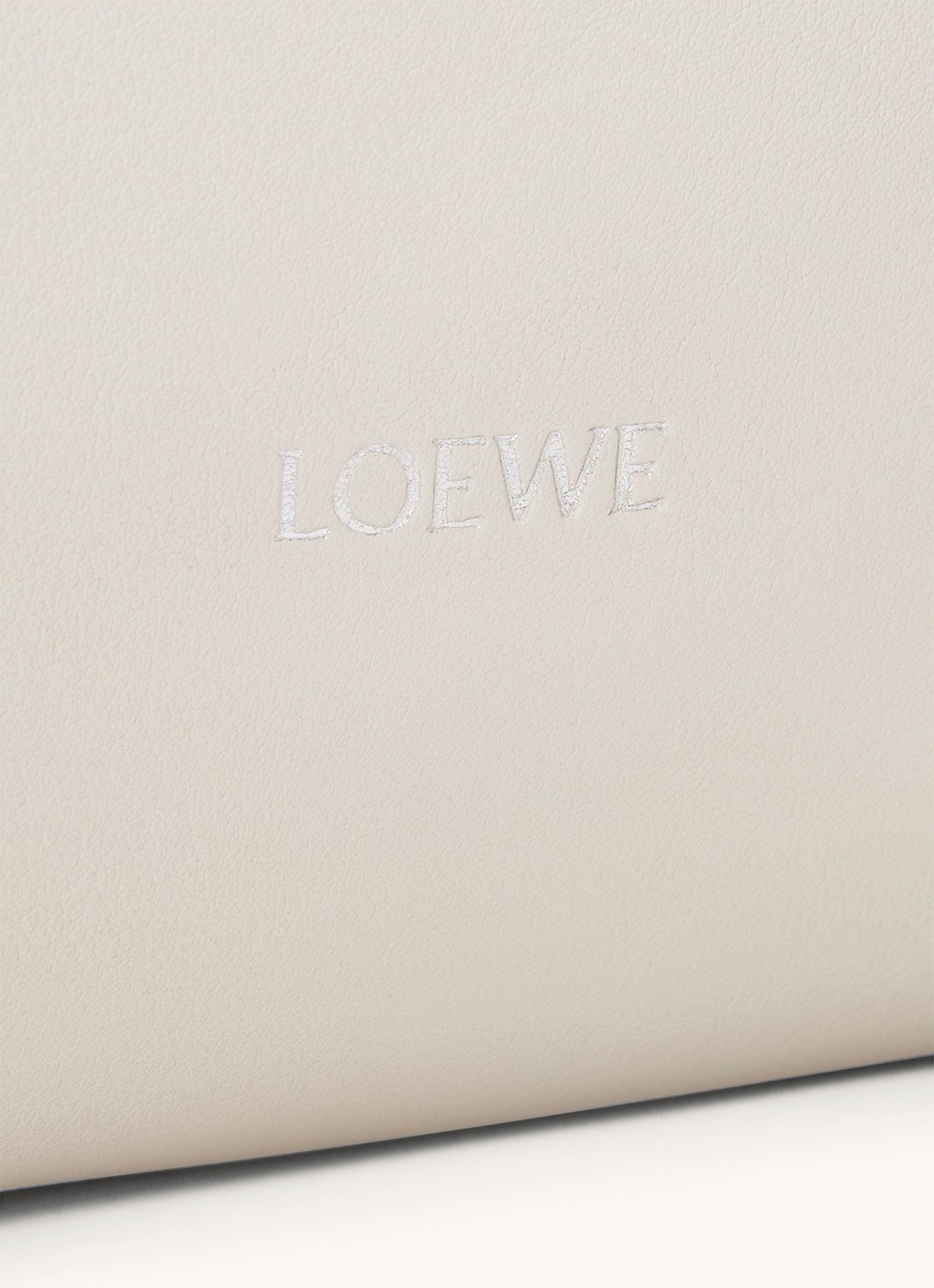LOEWE Flamenco clutch van kalfsleer - detail 7 beige