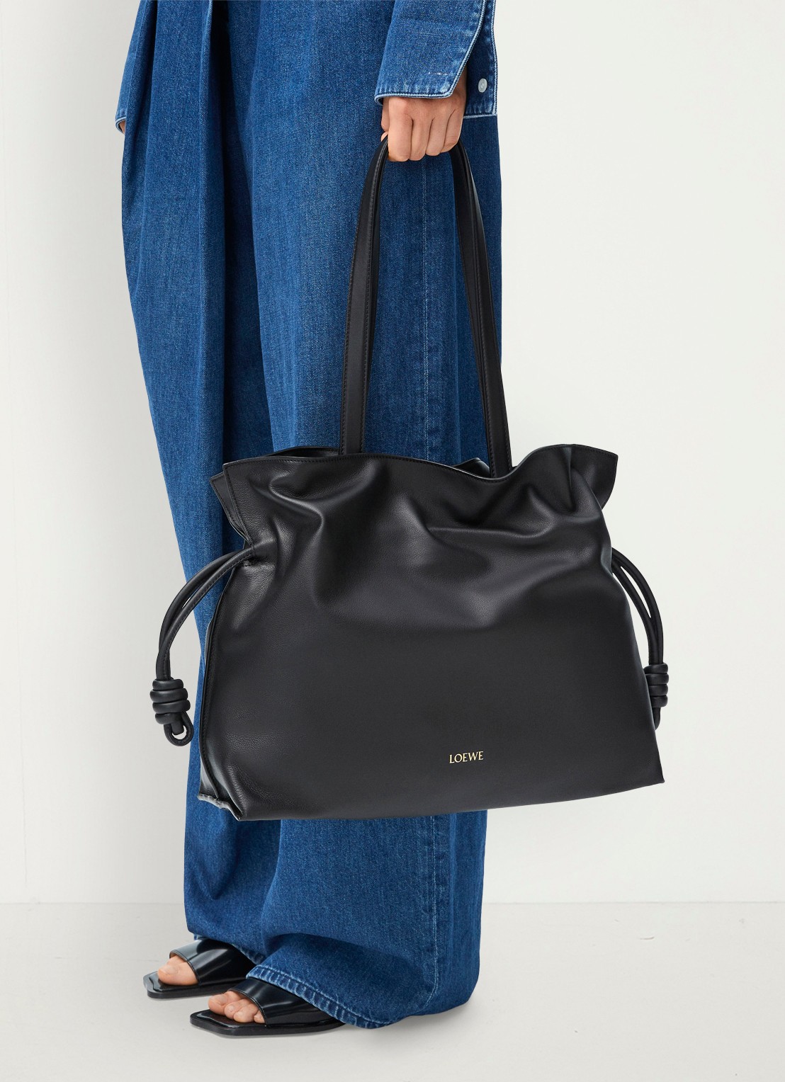 LOEWE Flamenco Large clutch van kalfsleer - detail 7 zwart