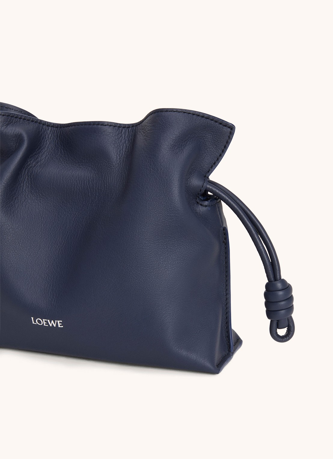 LOEWE Flamenco Mini clutch van kalfsleer - detail 4 donkerblauw