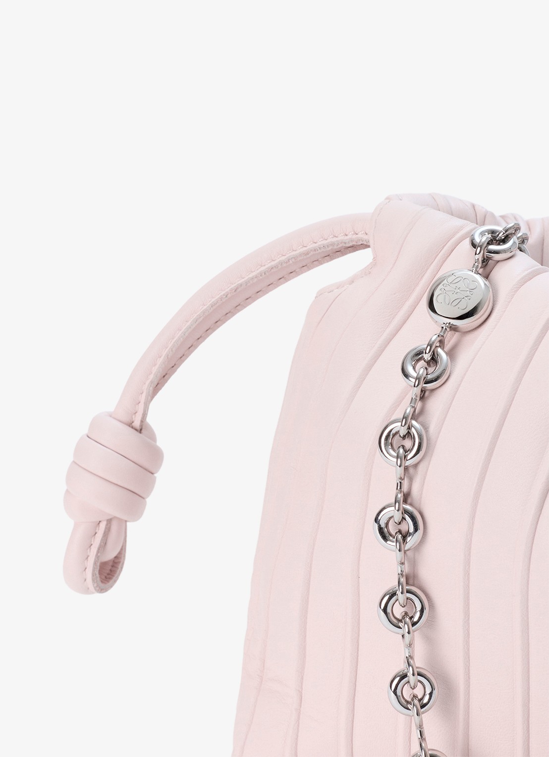 LOEWE Flamenco Pleated Mini schoudertas van kalfsleer - detail 5 lichtroze