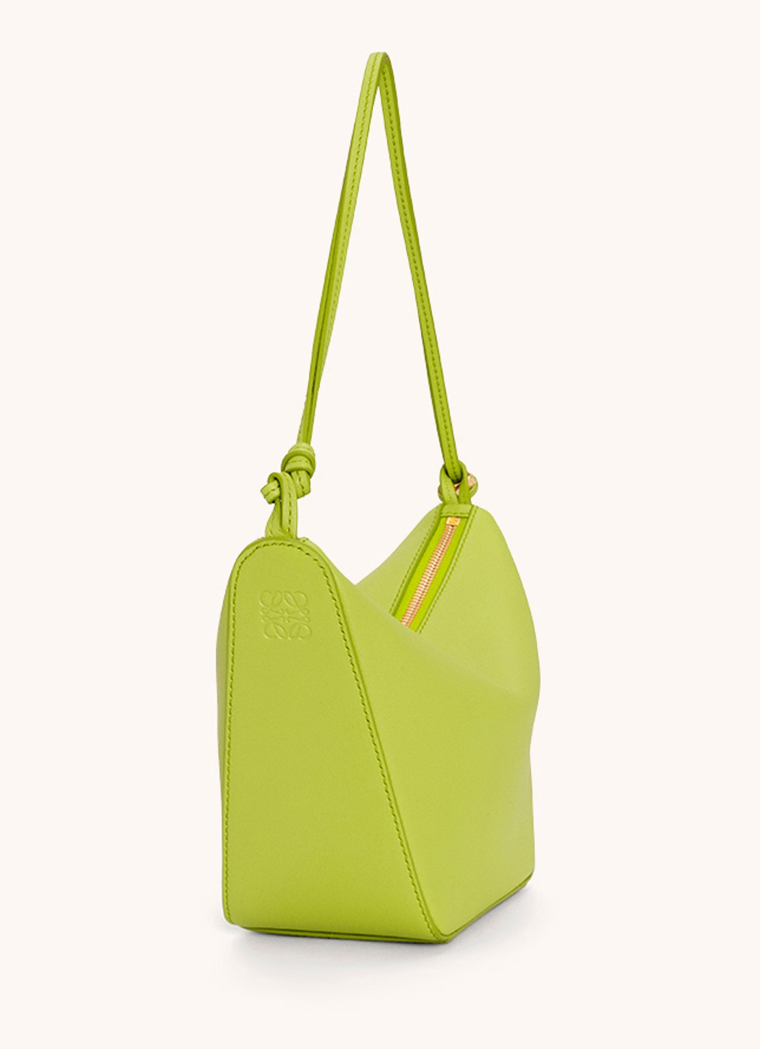 LOEWE Hammock Hobo schoudertas van kalfsleer - achterkant lime