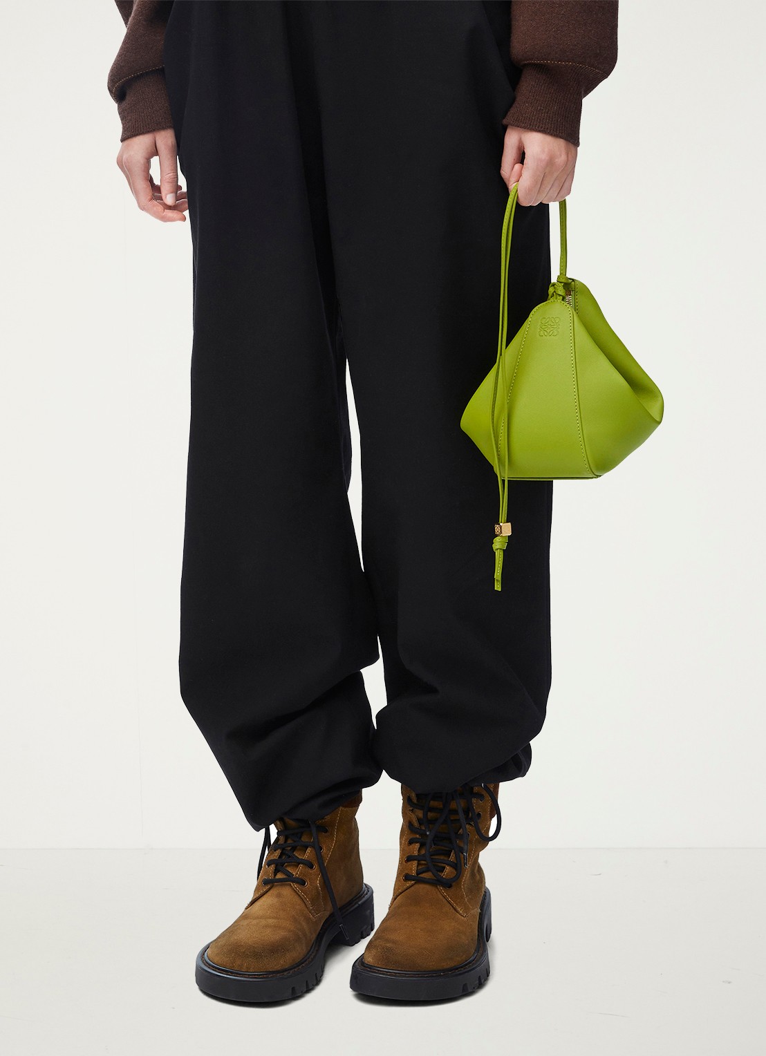 LOEWE Hammock Hobo schoudertas van kalfsleer - voorkant 3 lime