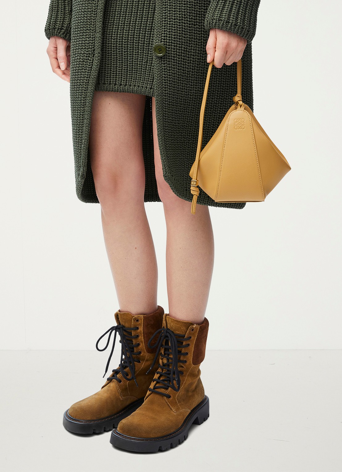 LOEWE Hammock Hobo schoudertas van kalfsleer - detail 8 okergeel