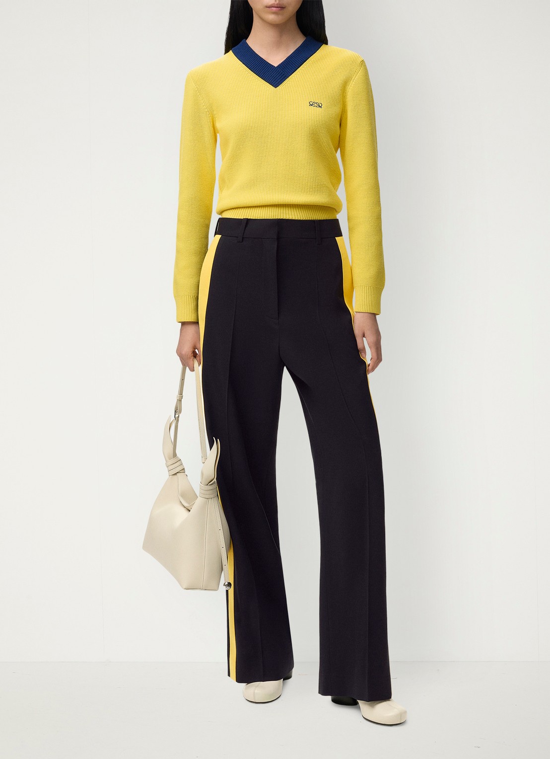 LOEWE High waist straight fit pantalon in wolblend met persplooi - voorkant 2 donkerblauw