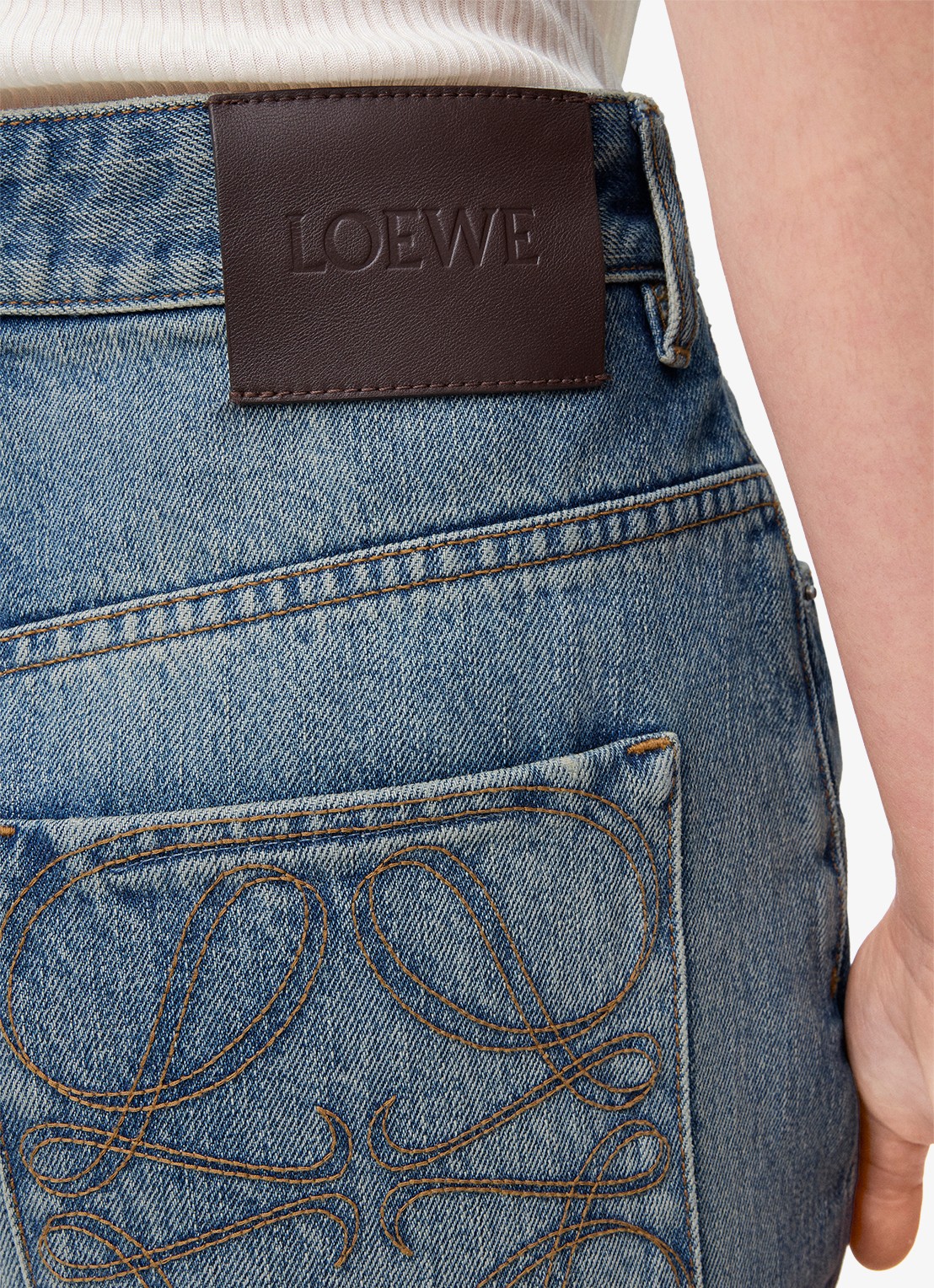 LOEWE High waist straight leg jeans met medium wassingg - detail 2 indigo