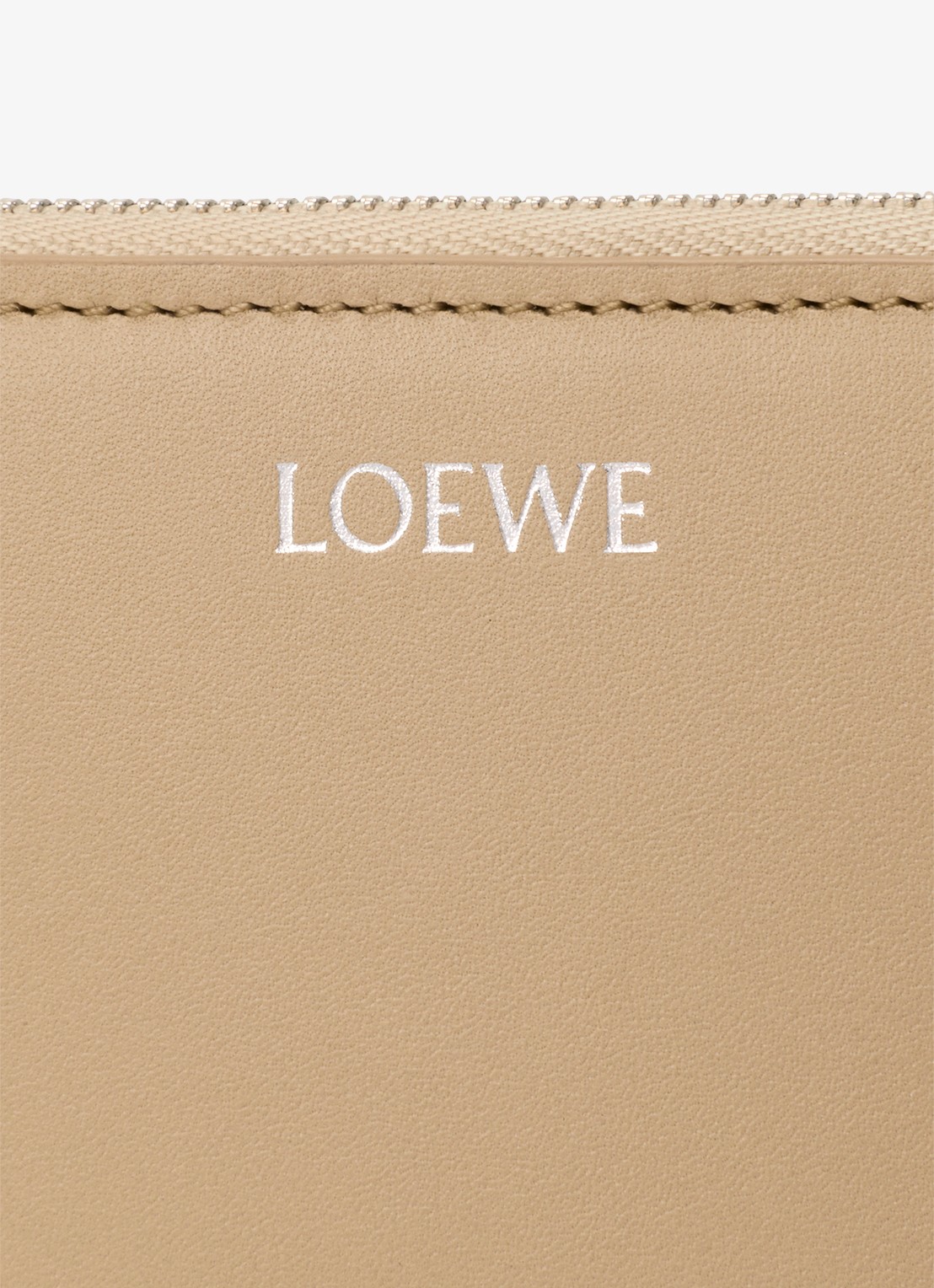 LOEWE Knot portemonnee van kalfsleer - detail beige