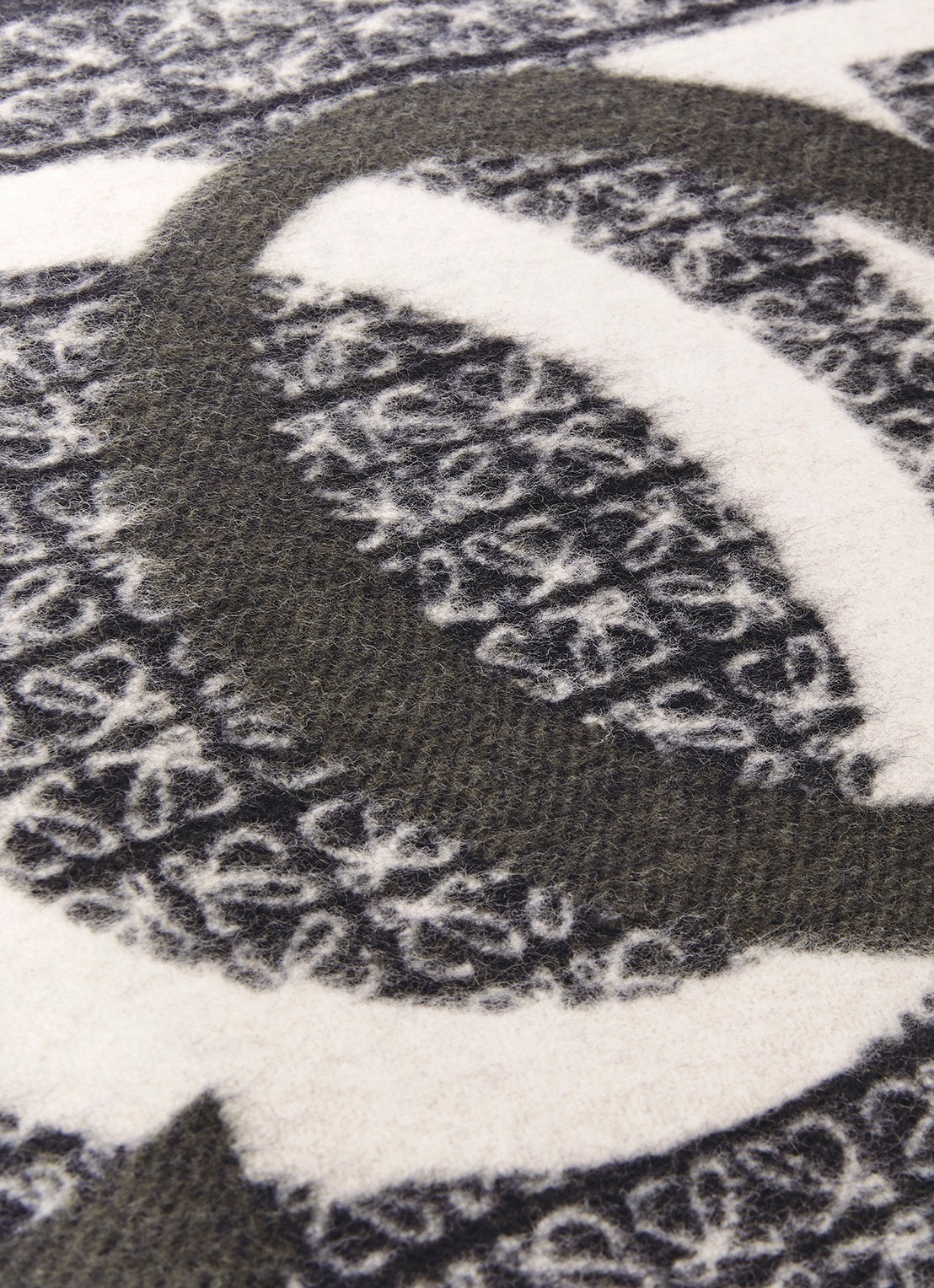 LOEWE Love sjaal in kasjmierblend met logo 180 x 30 cm - detail 2 donkerblauw