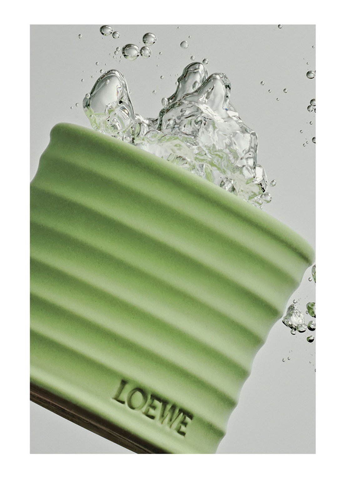 LOEWE Medium Cucumber Candle - geurkaars 610 gram - detail 6 undefined