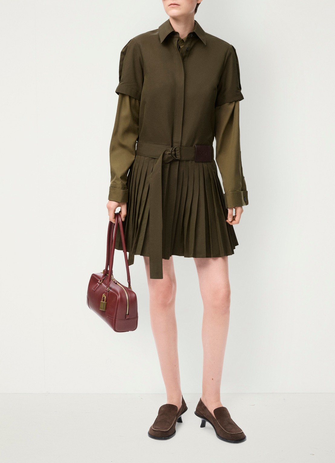 LOEWE Mini blousejurk met ceintuur en plissé - detail 4 khaki