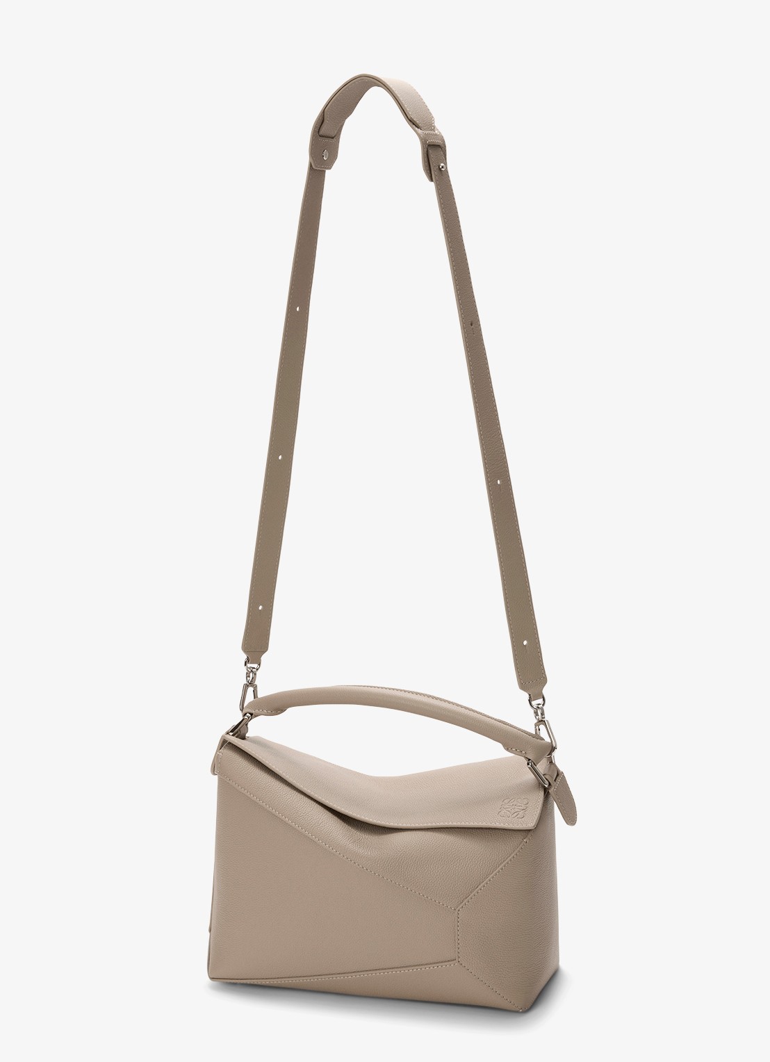 LOEWE Puzzle Edge Medium handtas van kalfsleer - detail 4 zand