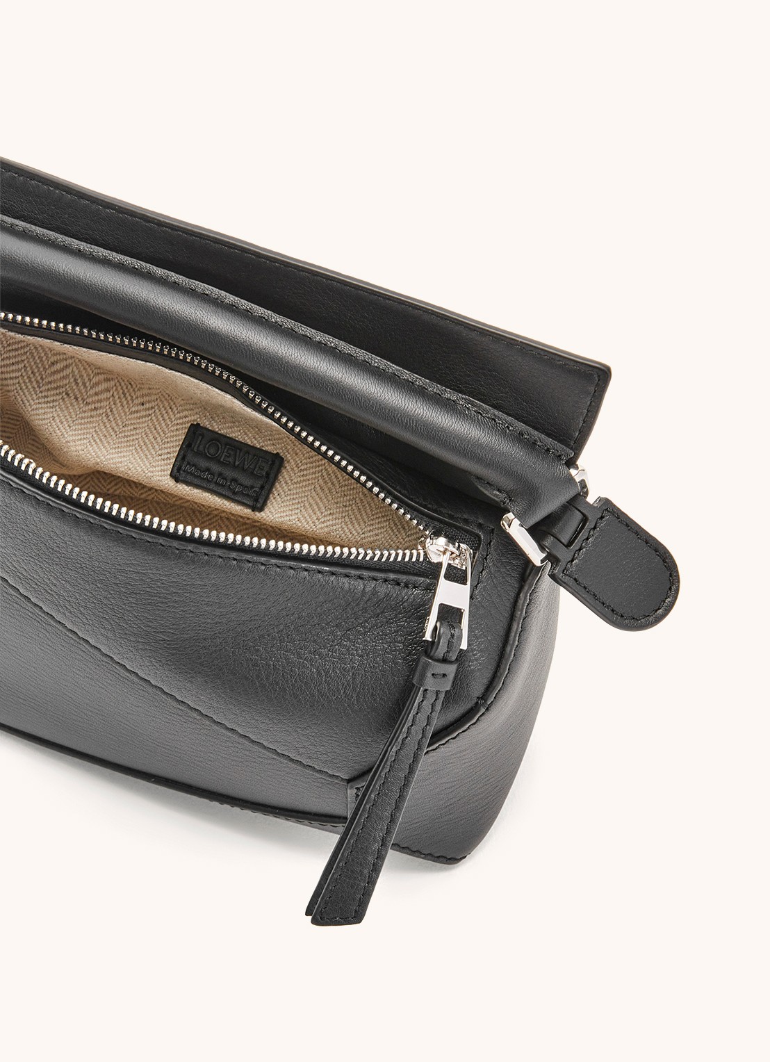 LOEWE Puzzle Edge Mini handtas van kalfsleer - detail 3 zwart