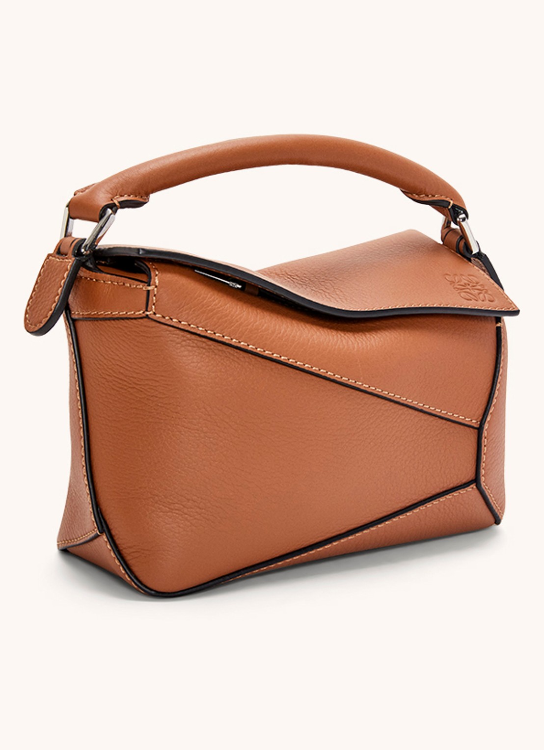 LOEWE Puzzle Edge Mini handtas van kalfsleer - achterkant lichtbruin