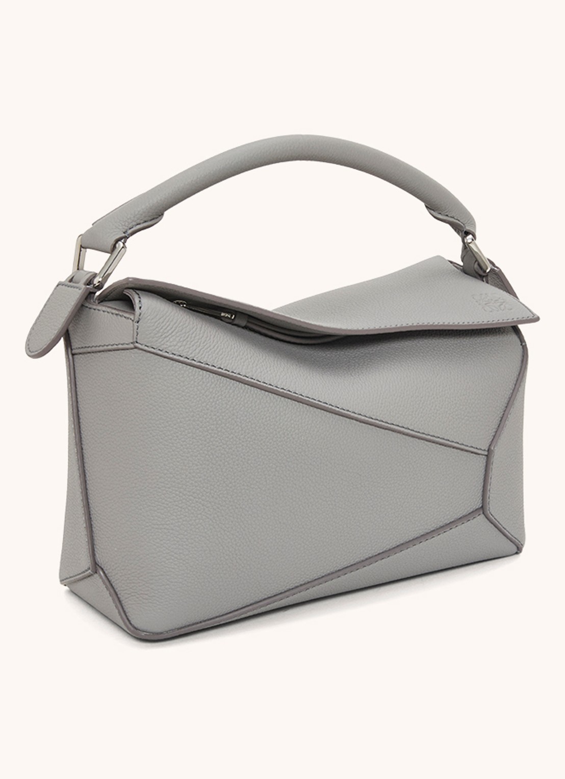 LOEWE Puzzle Edge Small handtas van kalfsleer - achterkant lichtgrijs