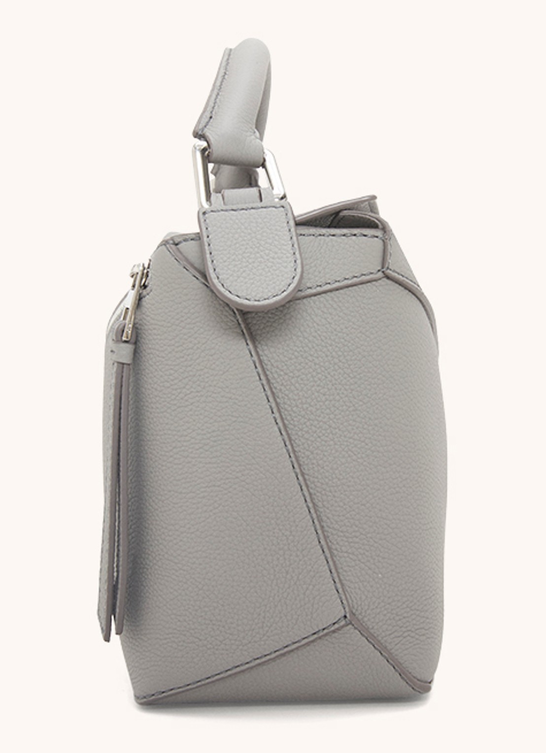 LOEWE Puzzle Edge Small handtas van kalfsleer - detail 2 lichtgrijs