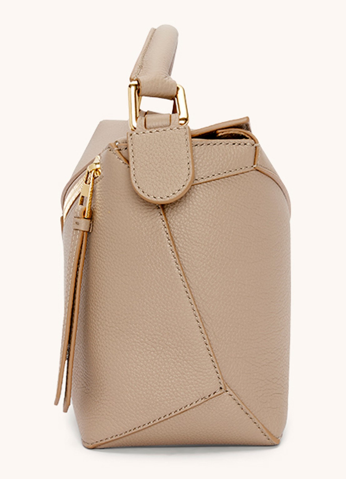 LOEWE Puzzle Edge Small handtas van kalfsleer - detail zand