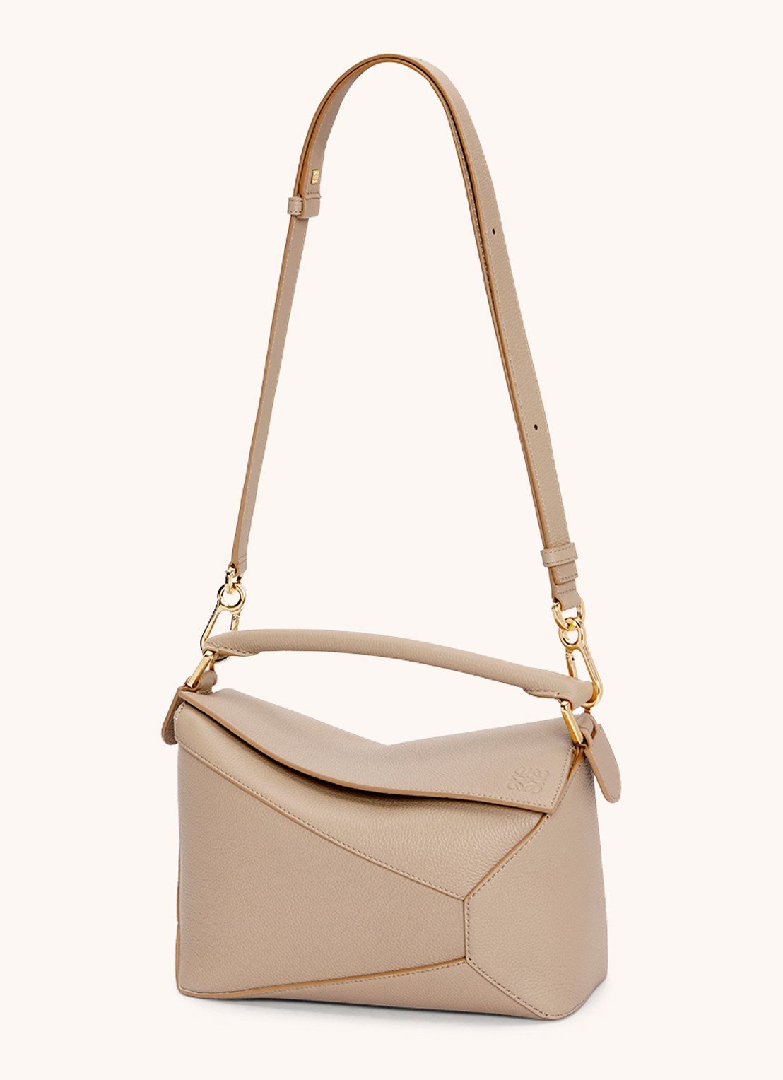 LOEWE Puzzle Edge Small handtas van kalfsleer - detail 3 zand