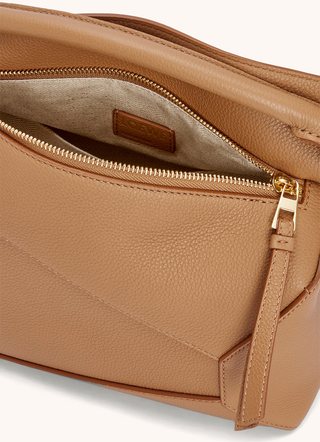 LOEWE Puzzle Edge Small handtas van kalfsleer - detail 6 lichtbruin