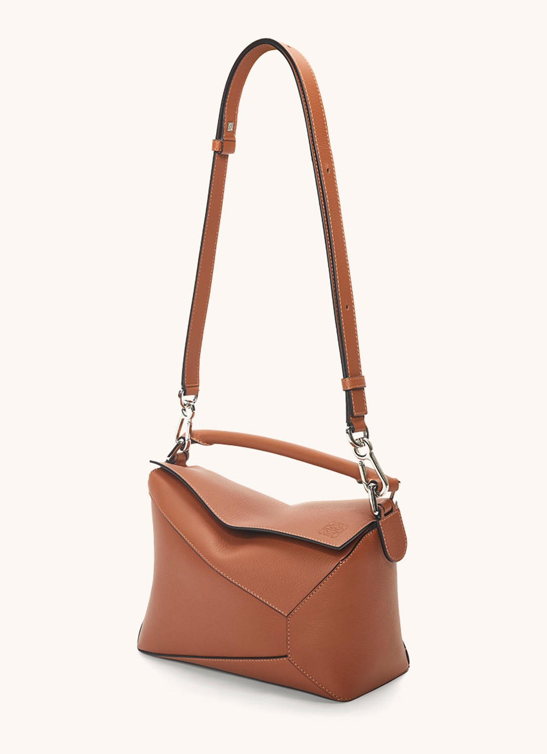 LOEWE Puzzle Edge Small handtas van kalfsleer - detail 2 lichtbruin