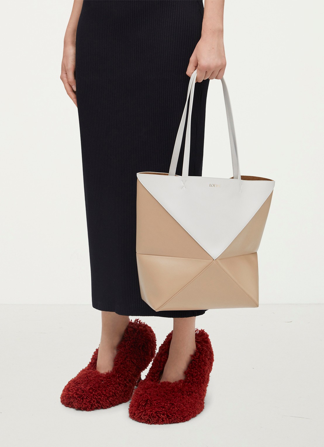 LOEWE Puzzle Fold Medium shopper van kalfsleer - voorkant 2 zand