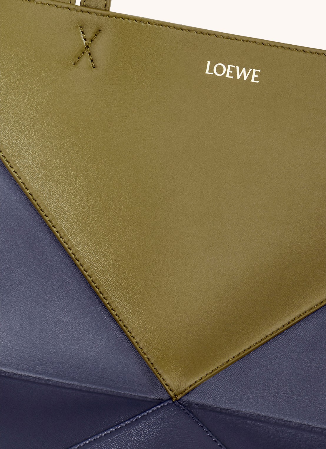 LOEWE Puzzle Fold Medium shopper van kalfsleer - detail 3 donkerblauw