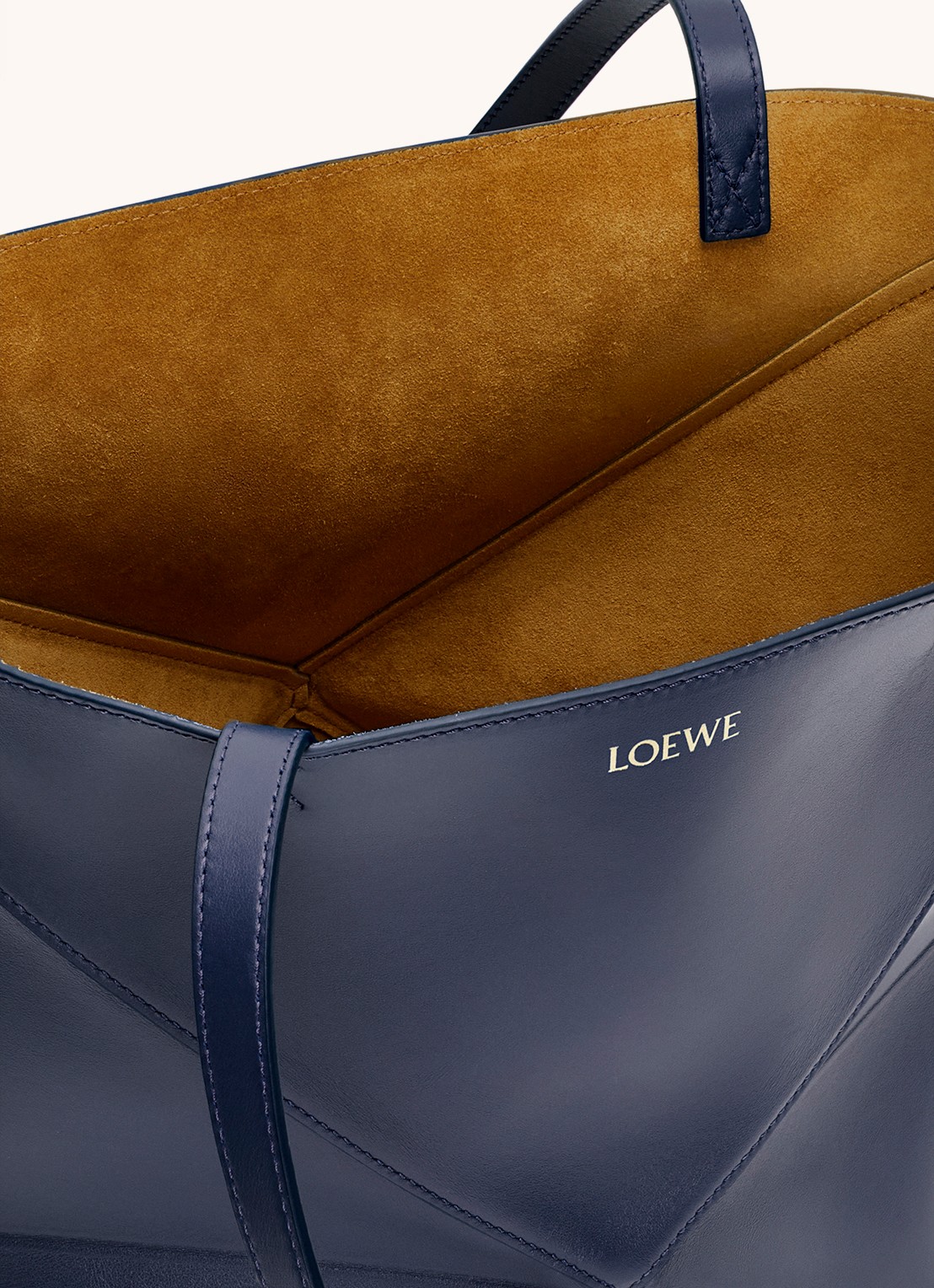 LOEWE Puzzle Fold Medium shopper van kalfsleer - detail 5 donkerblauw