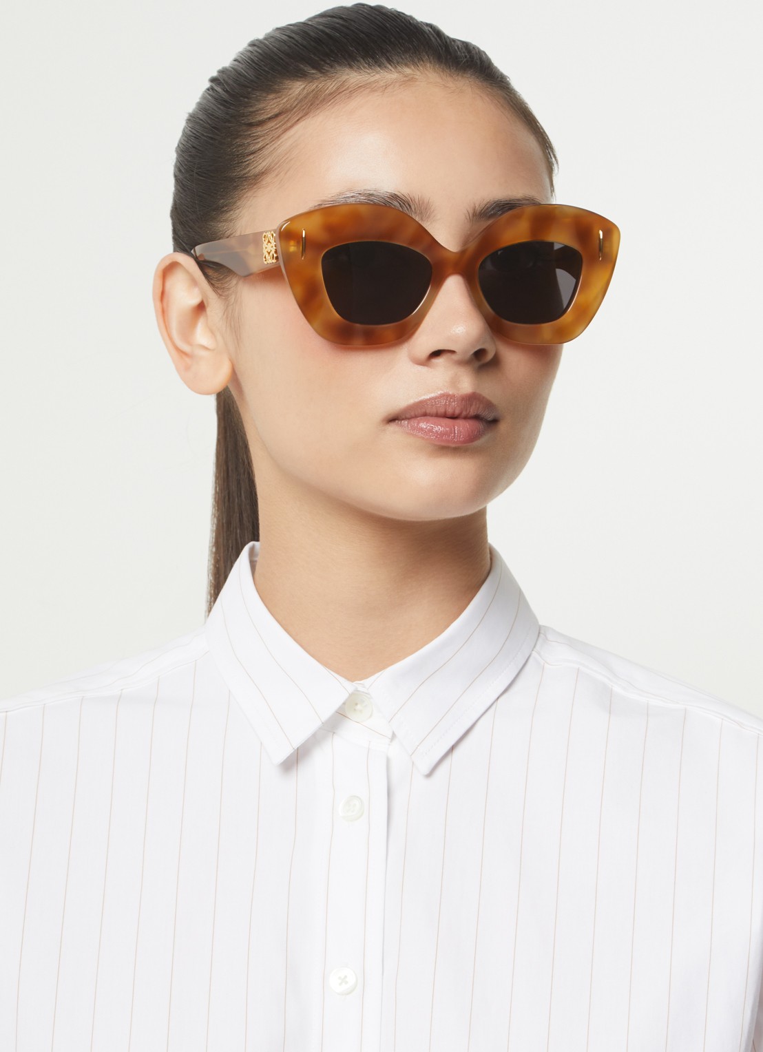 LOEWE Retro Screen zonnebril LW40127I - voorkant 5 camel