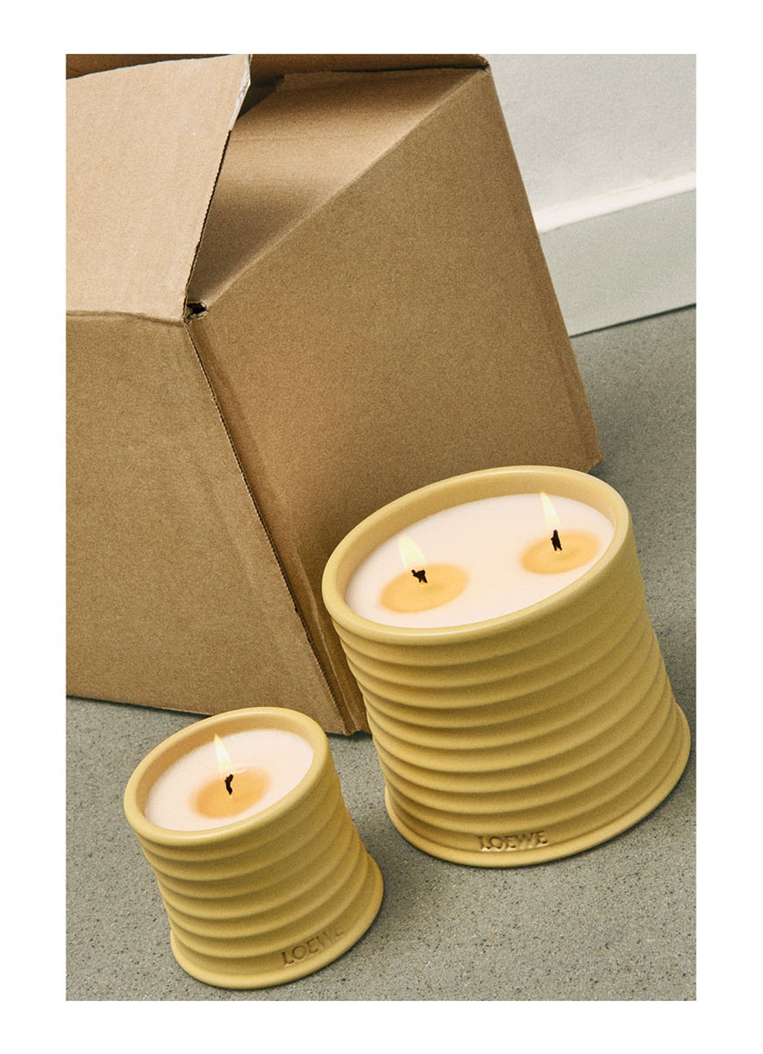 LOEWE Small Honeysuckle Candle - geurkaars 170 gram - detail 7 undefined