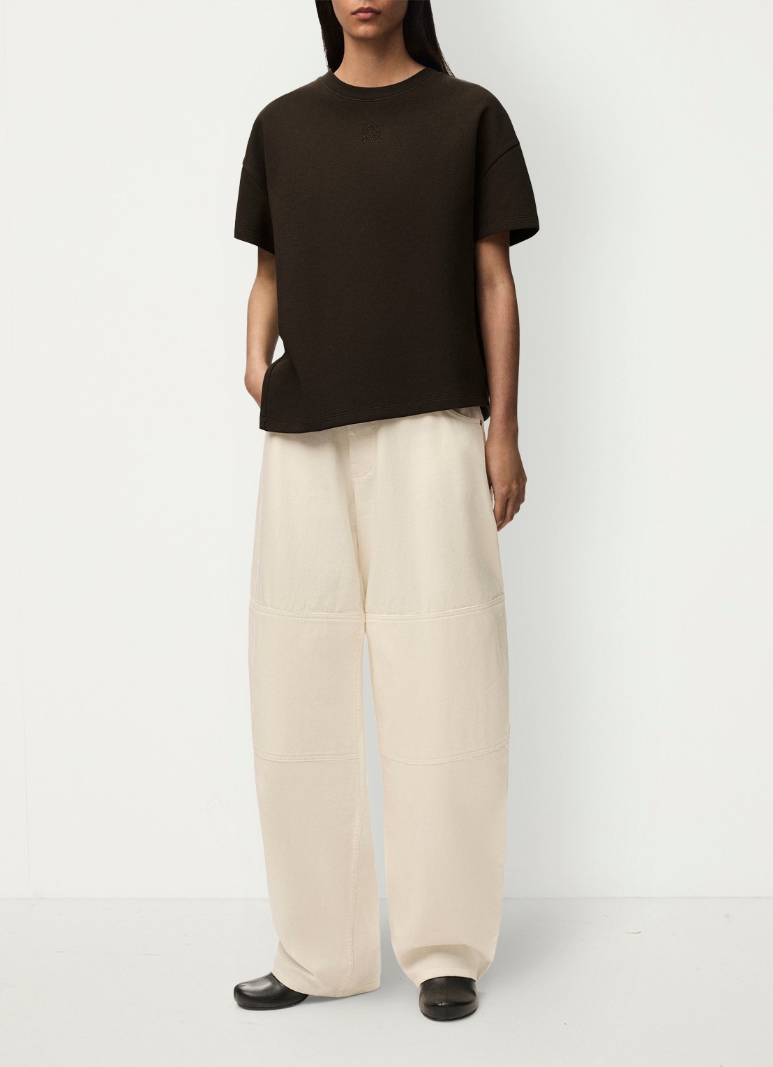 LOEWE T-shirt met zijsplit en logo - voorkant 4 bruin