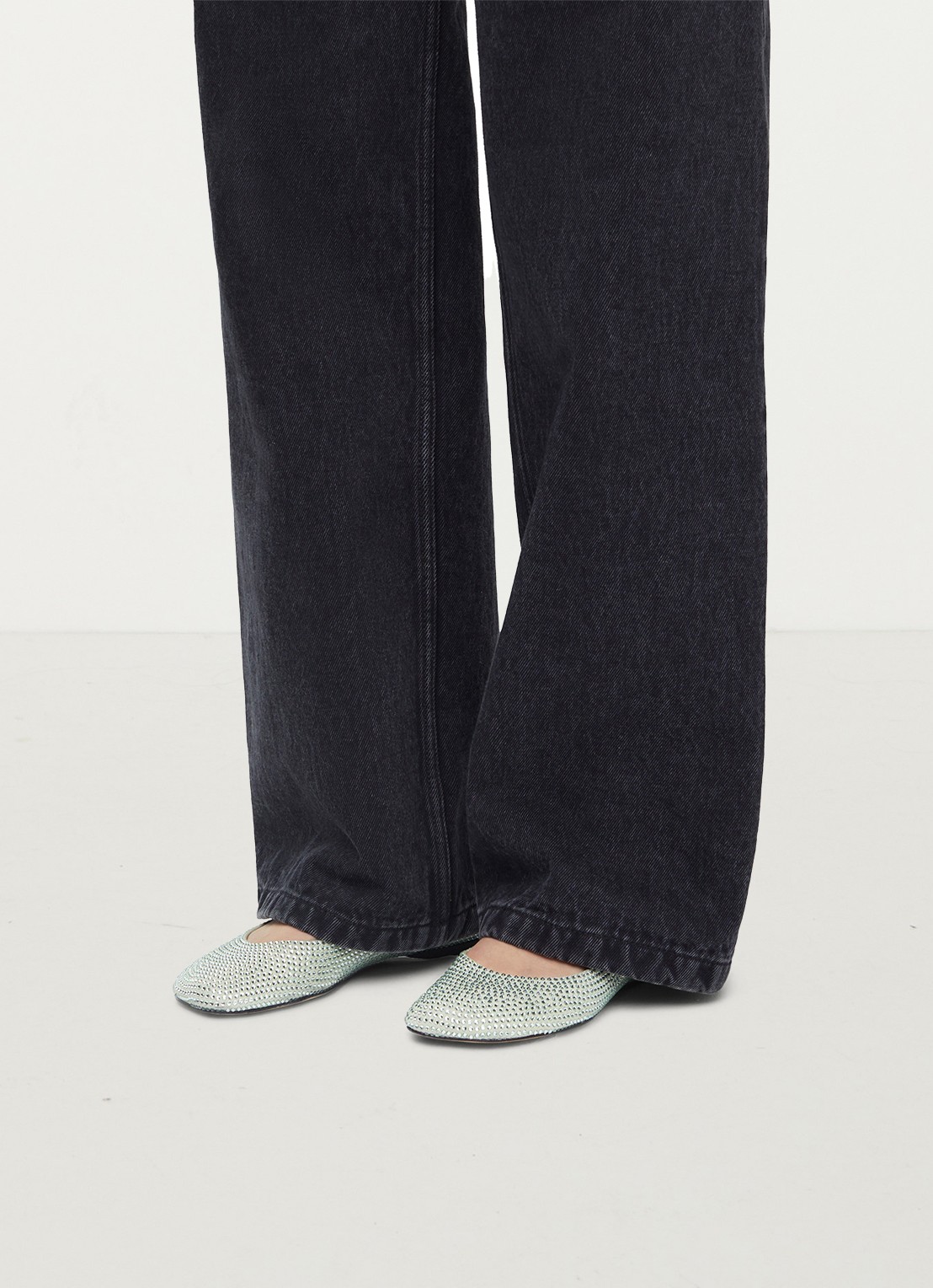 LOEWE Toy ballerina van geitenleer - voorkant 3 lichtgroen