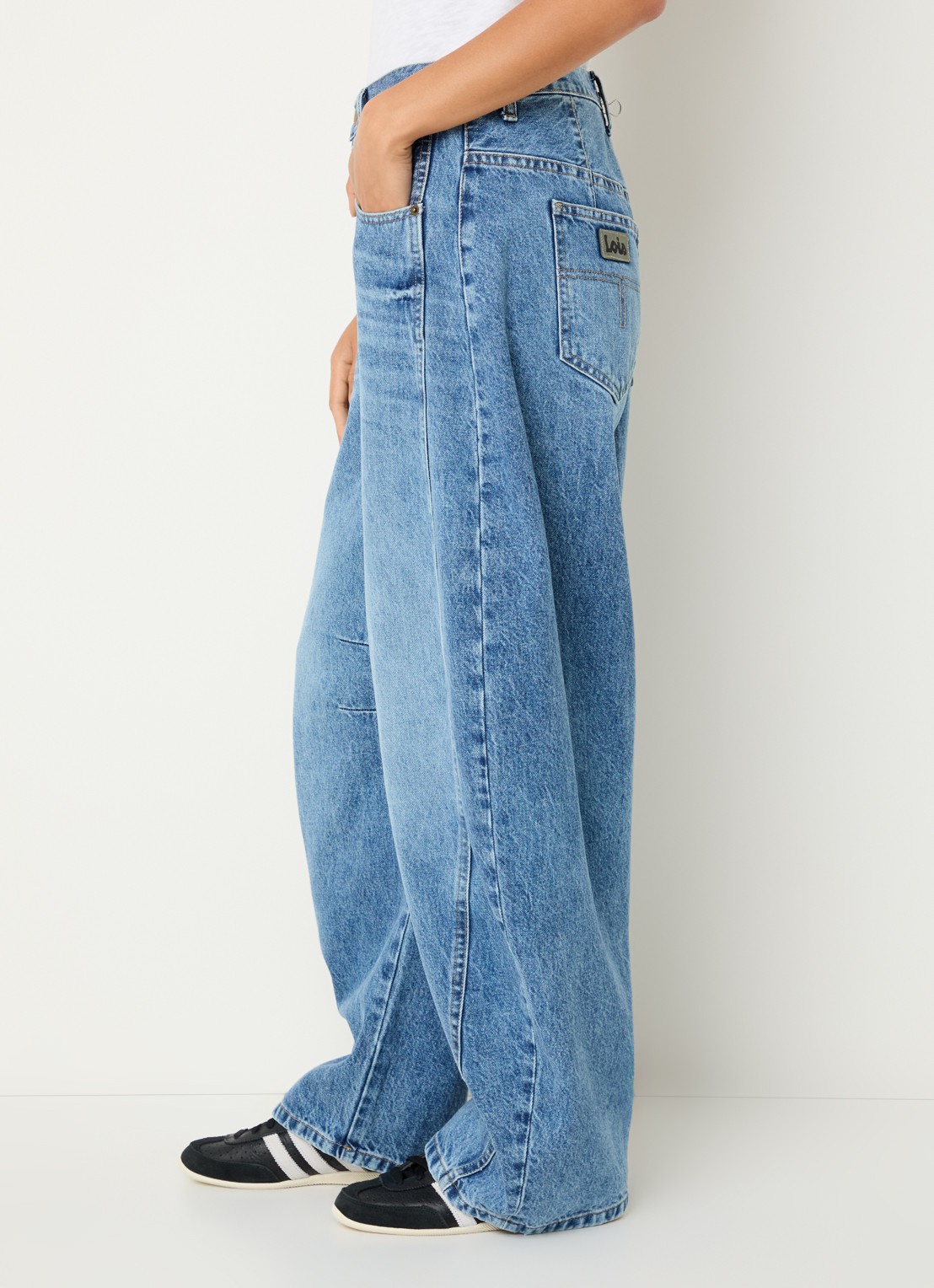 Lois Aliana high waist tapered fit broek met steekzakken - detail 2 lichtblauw