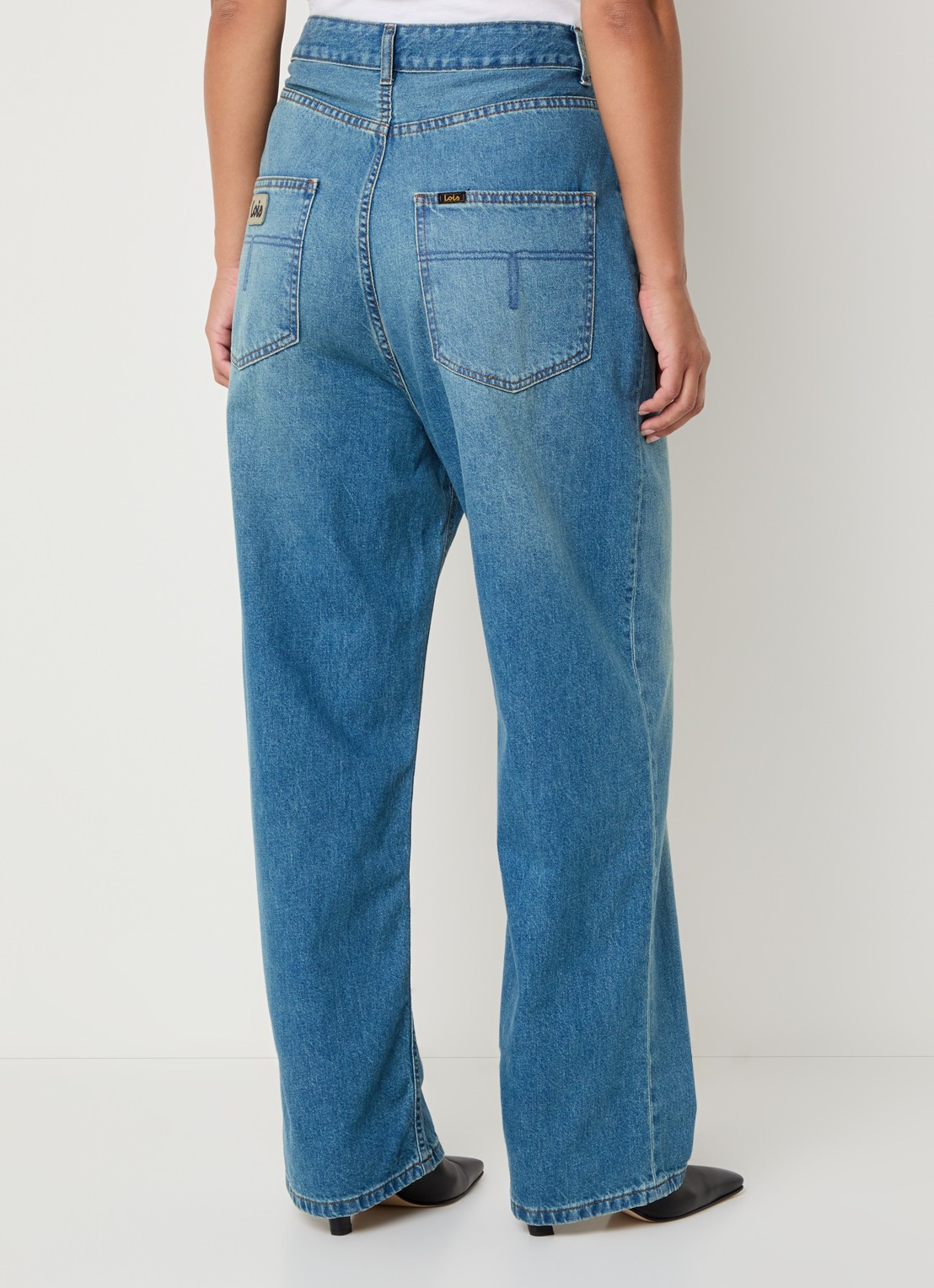 Lois Bruna high waist loose fit jeans met lichte wassing - achterkant indigo