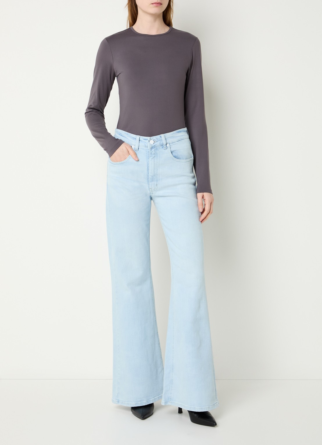 Lois High waist flared jeans met gekleurde wassing - voorkant 2 lichtblauw