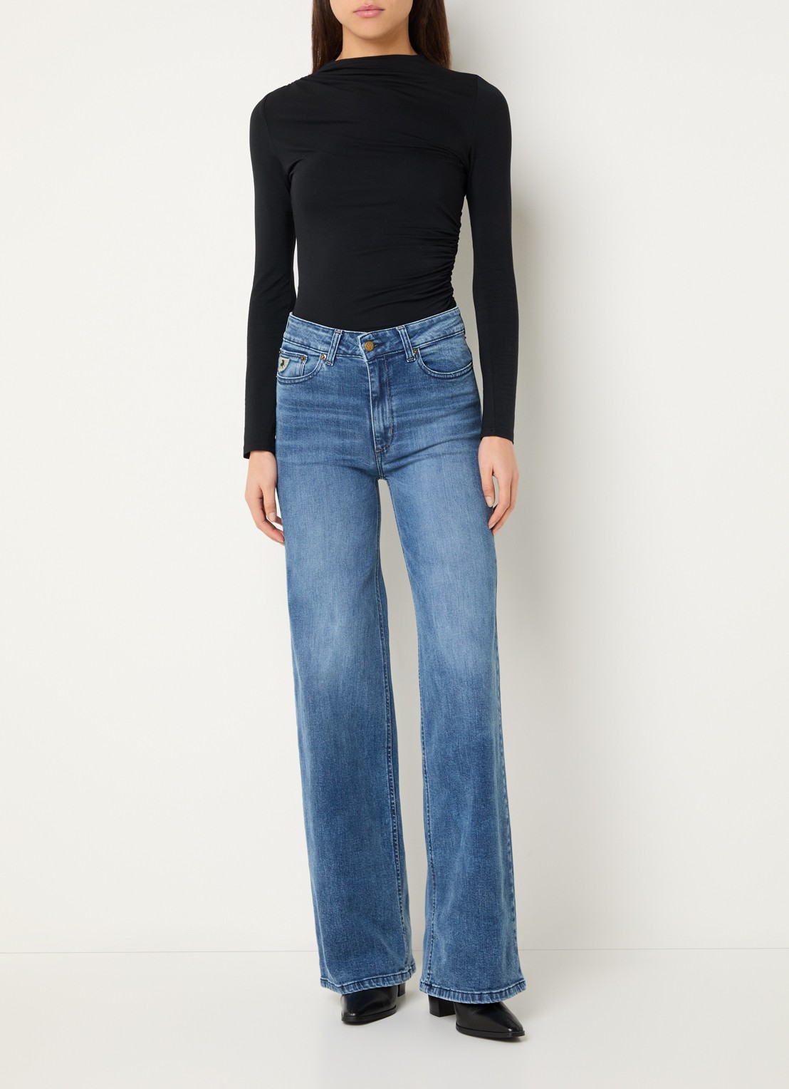 Lois Hypersoft high waist flared jeans met steekzakken - voorkant 3 donkerblauw