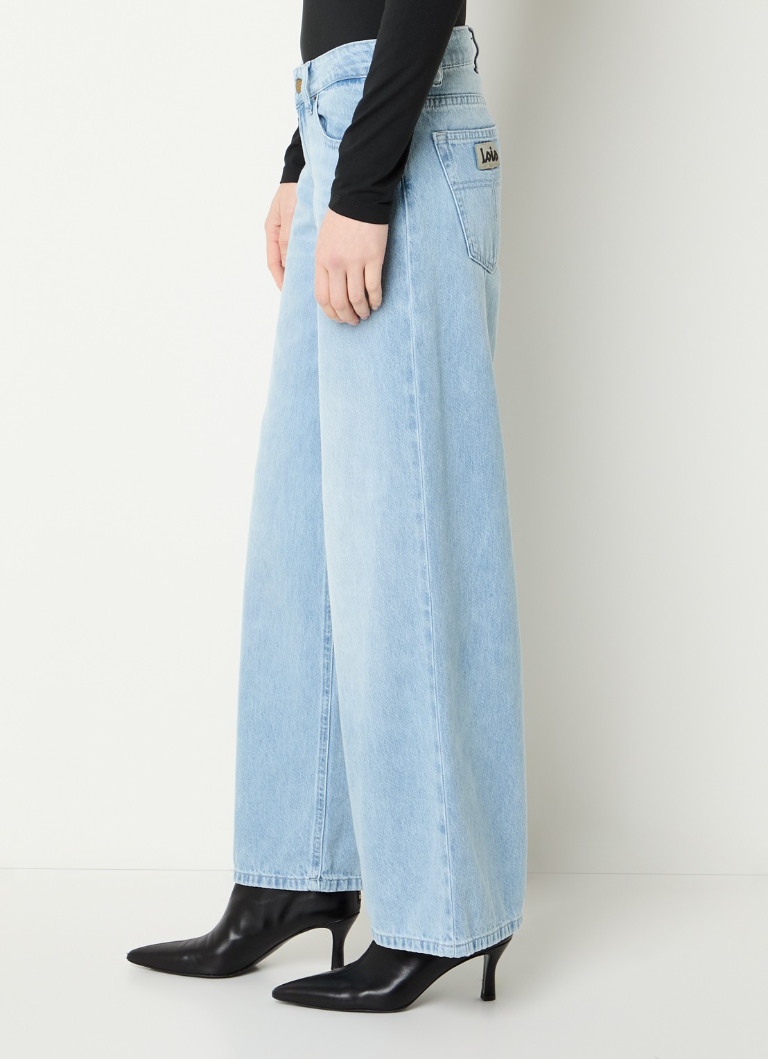 Lois Low waist loose fit jeans met lichte wassing - detail 4 lichtblauw