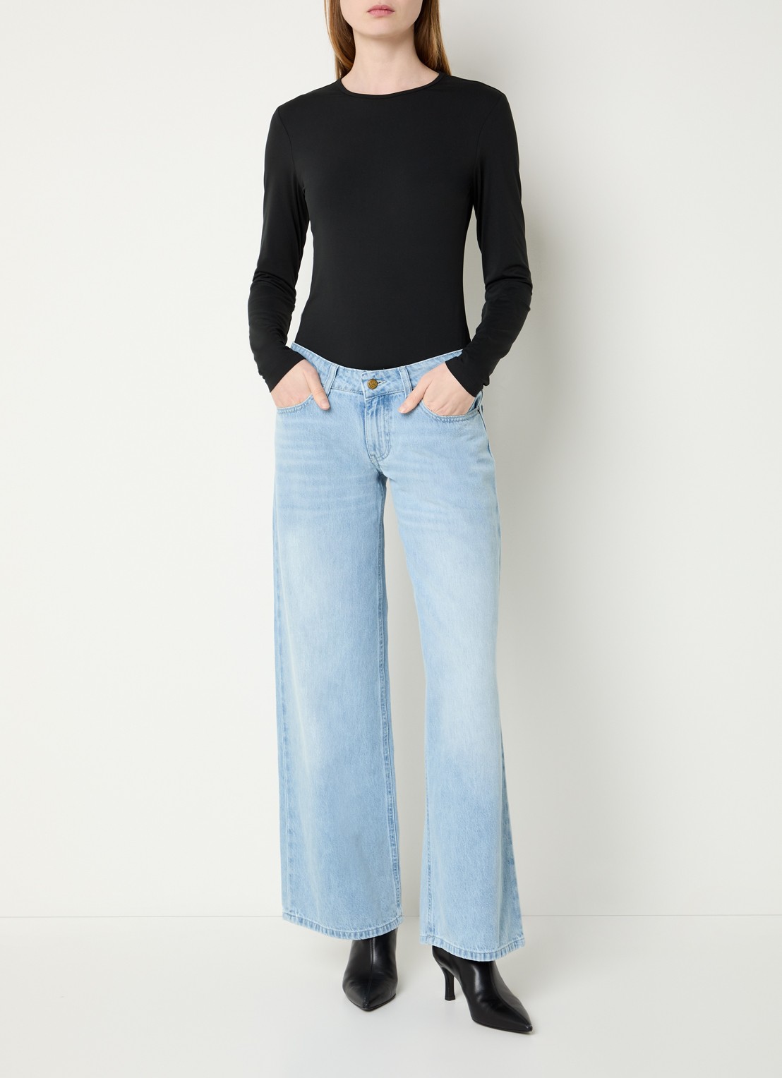Lois Low waist loose fit jeans met lichte wassing - voorkant 2 lichtblauw