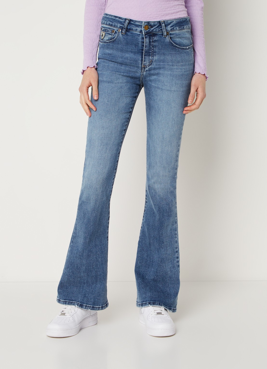 Lois Ravel mid waist flared jeans met medium wassing  - detail 4 indigo