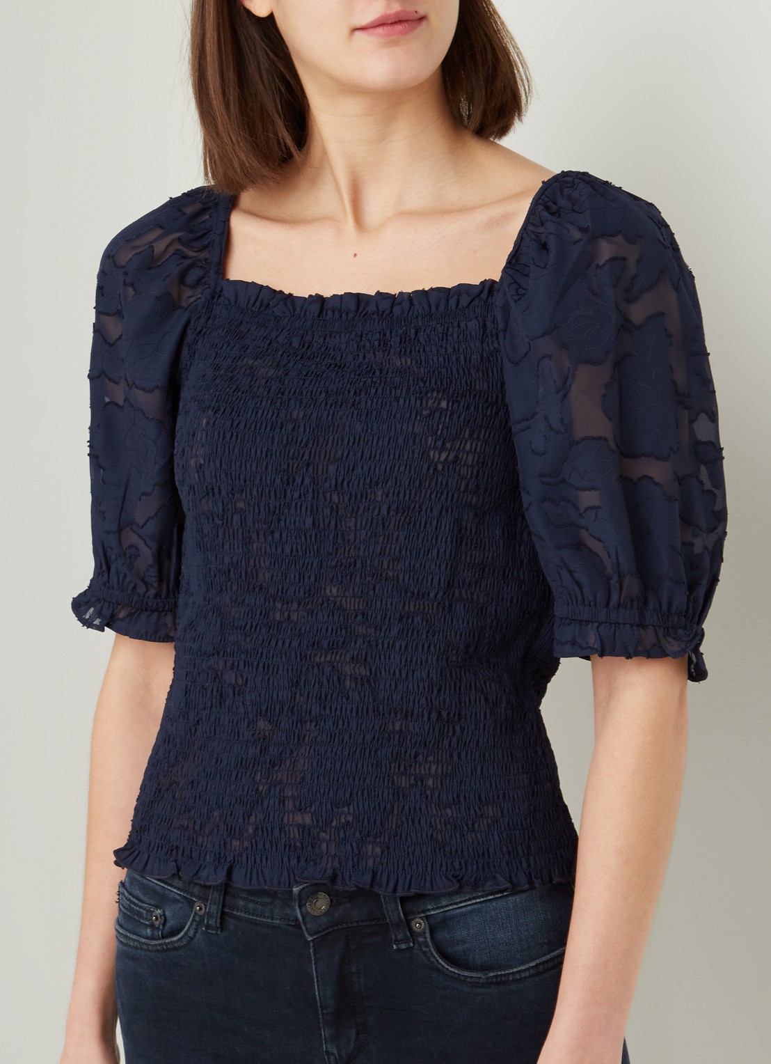 Lollys Laundry Honey top met smockwerk en burn-out dessin - detail 3 donkerblauw