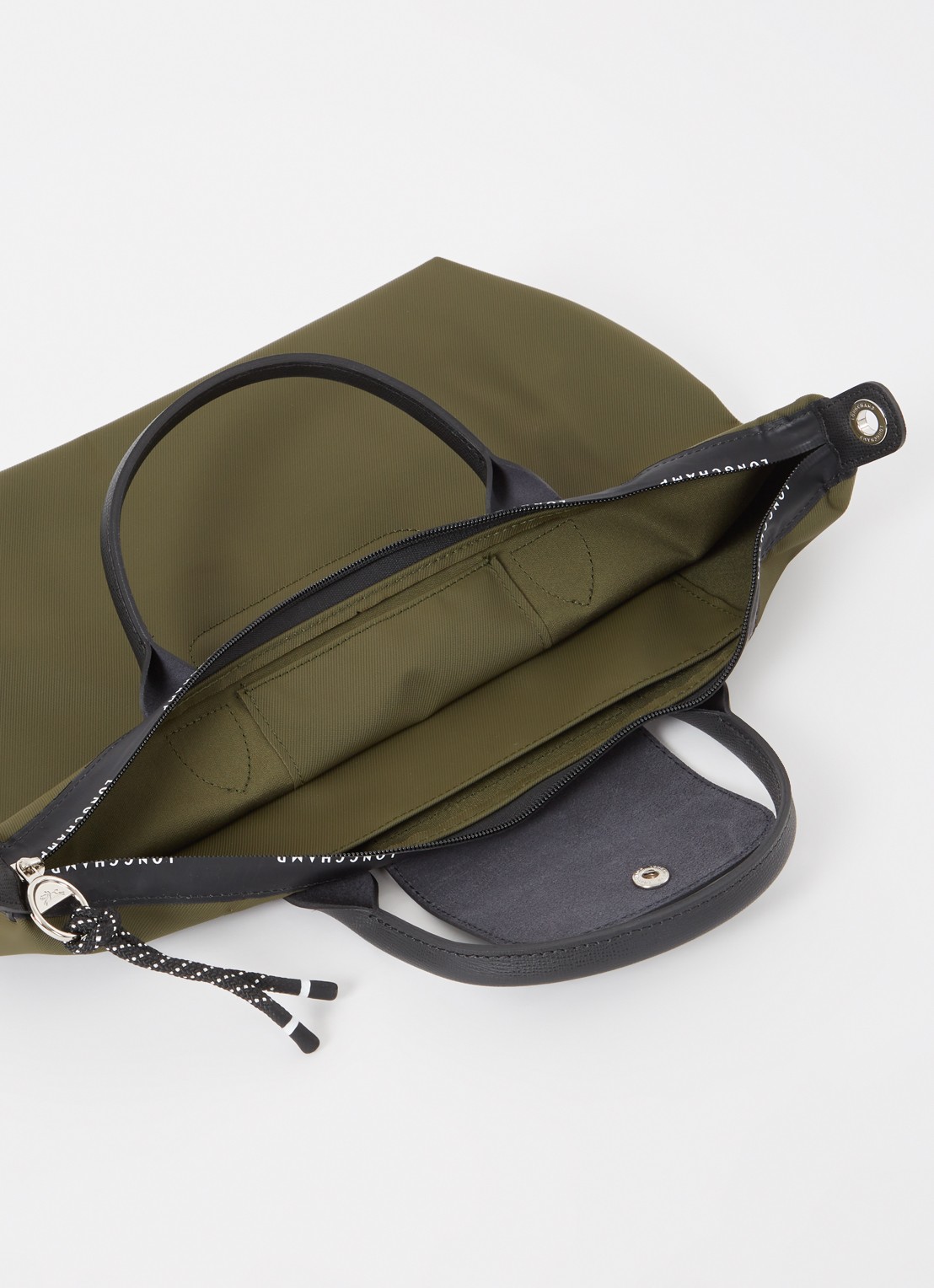 Longchamp Le Pliage Energy handtas L met leren details - detail khaki