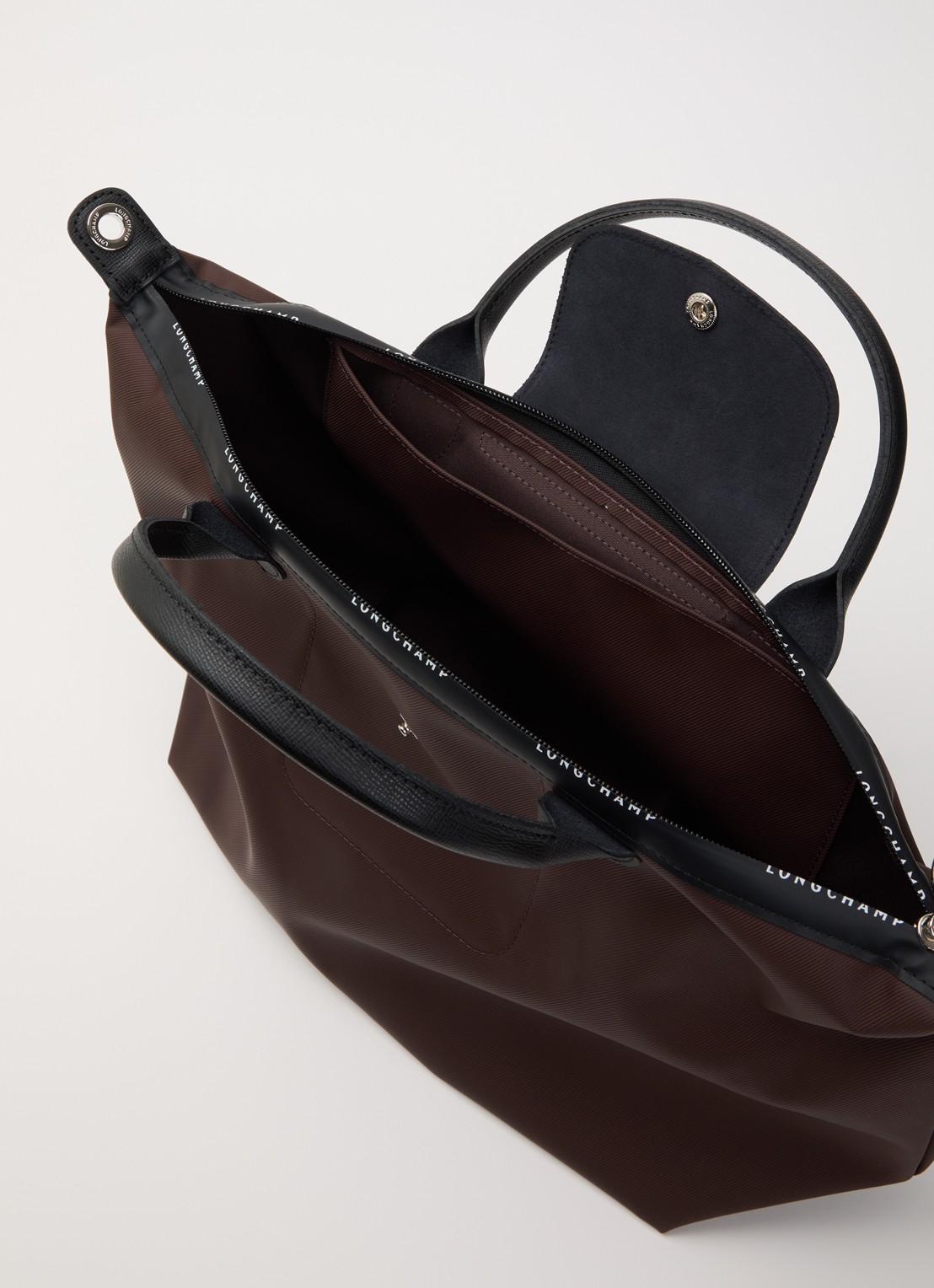 Longchamp Le Pliage Energy handtas L met leren details - detail chocoladebruin