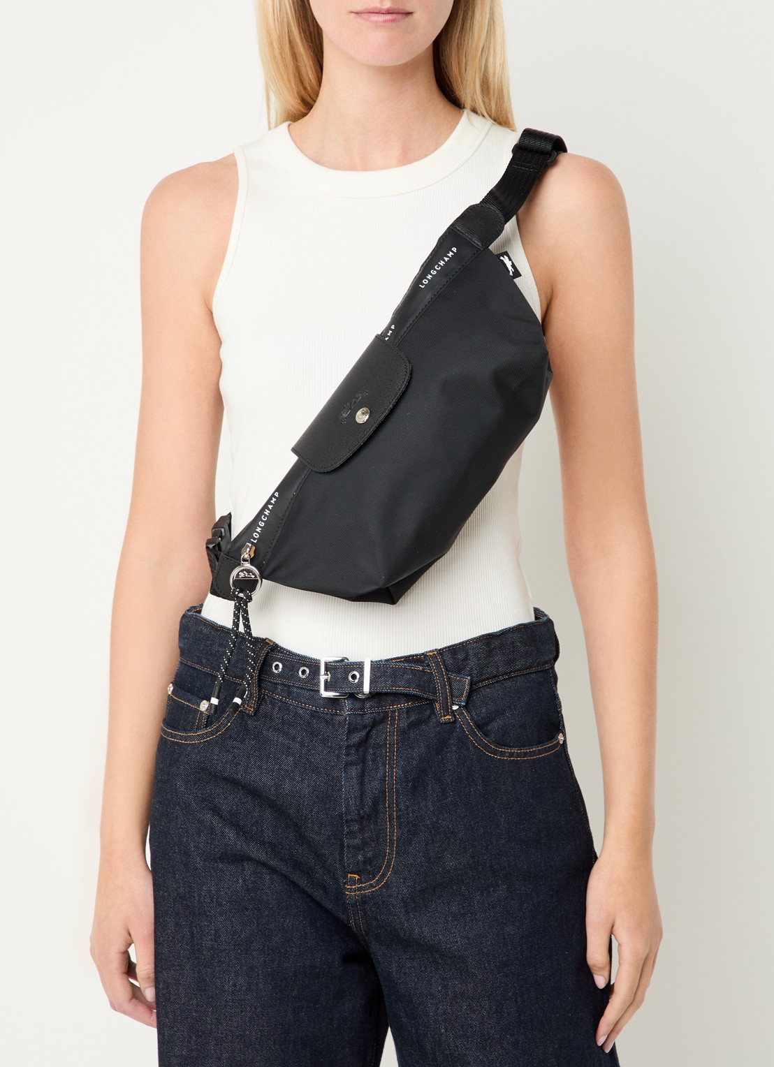 Longchamp Le Pliage Energy heuptas M met leren details - voorkant 3 zwart