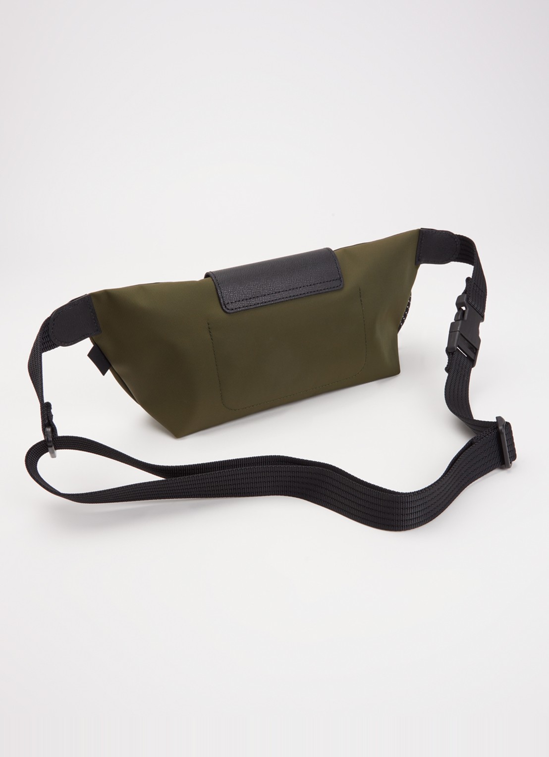Longchamp Le Pliage Energy heuptas M met leren details - achterkant 4 khaki