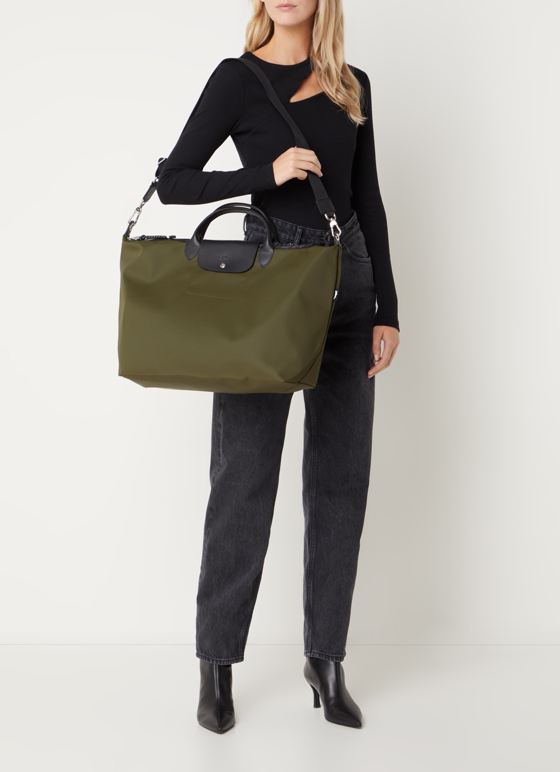 Longchamp Le Pliage Energy reistas L met leren details - voorkant 5 legergroen